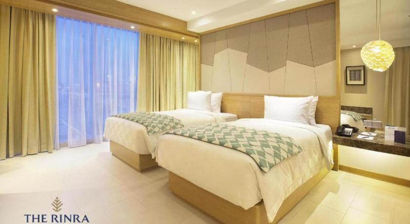 The Rinra Hotel Makassar Exterior photo