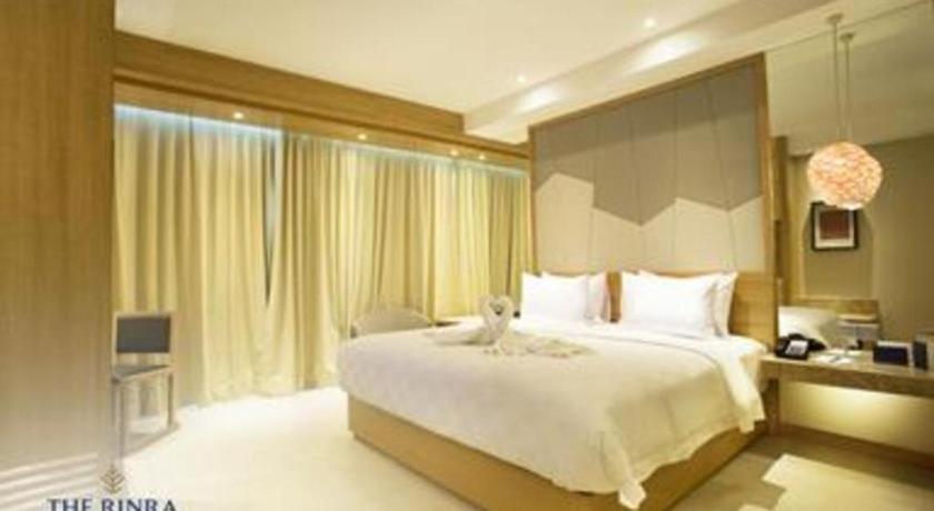 The Rinra Hotel Makassar Exterior photo