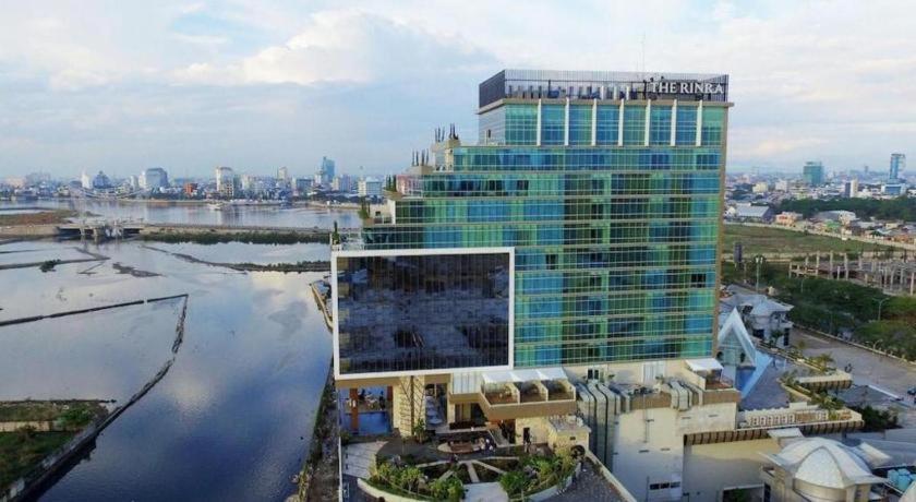 The Rinra Hotel Makassar Exterior photo